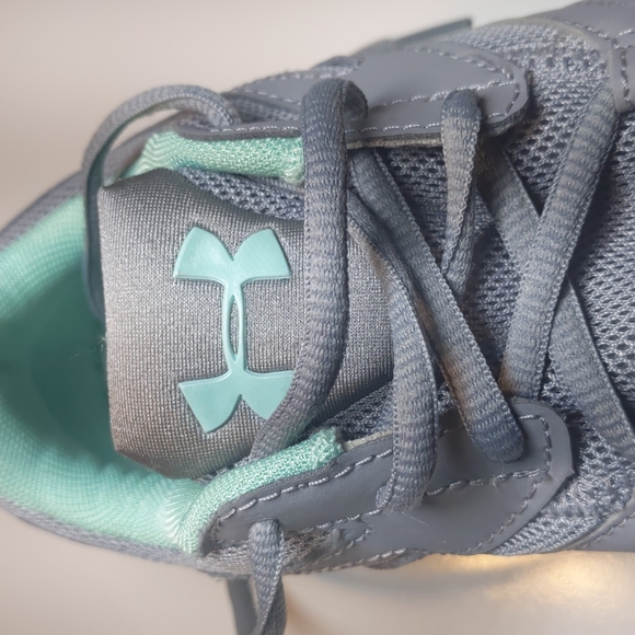 Womens Under Armour UA Strive Sneakers - Picture 7 of 7